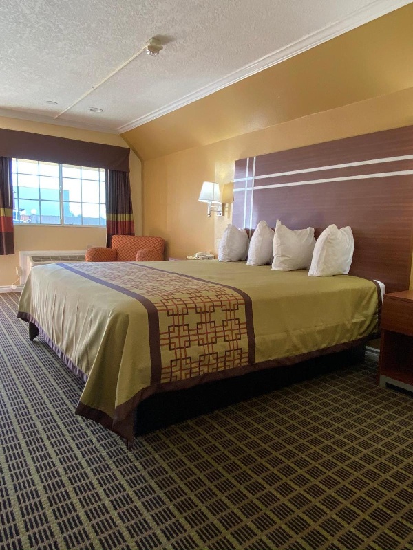 Americas Best Value Inn - Azusa/Pasadena image 7